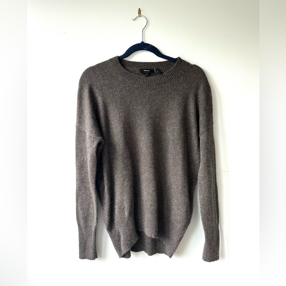 Theory Cashmere Easy Grey Crewneck Sweater - Picture 1 of 8